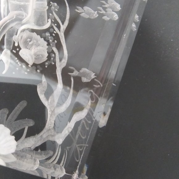 Lucite Reverse Carved Paperweight Sculpture signed Leah underwater scene scuba - Picture 14 of 15